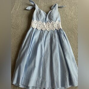 🩵Lilly Pulitzer Blue/White Pinstriped Dress with Lace Accents🩵